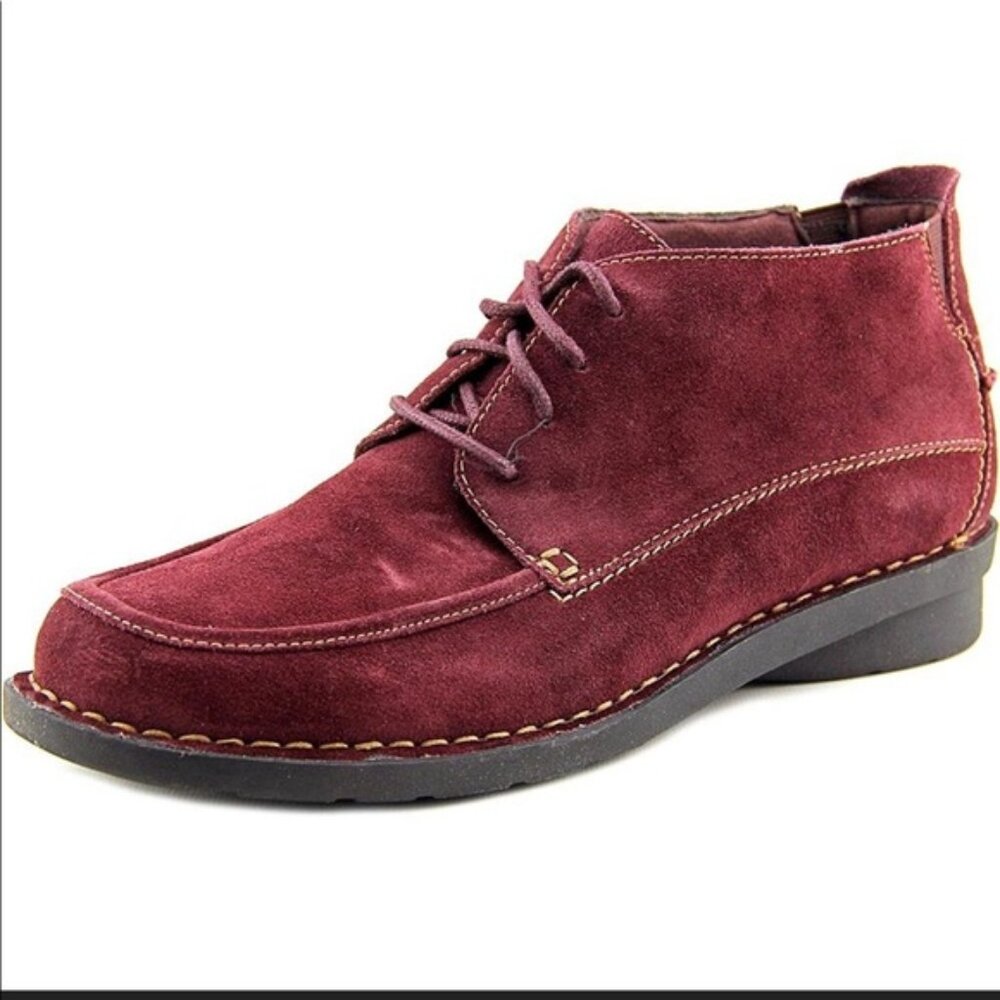 NWOT Clarks Suede Leather Nikki Class Boots in Wine size 9